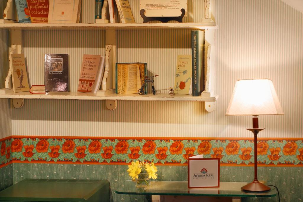 Hotel Avenida Real Villaviciosa  Δωμάτιο φωτογραφία